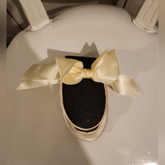 Rescue Ballet Flats One Size NWOT - Picture 2 of 3